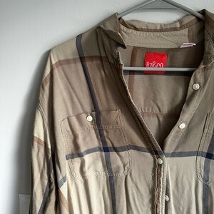 Liz & Co Tan Plaid Shirt